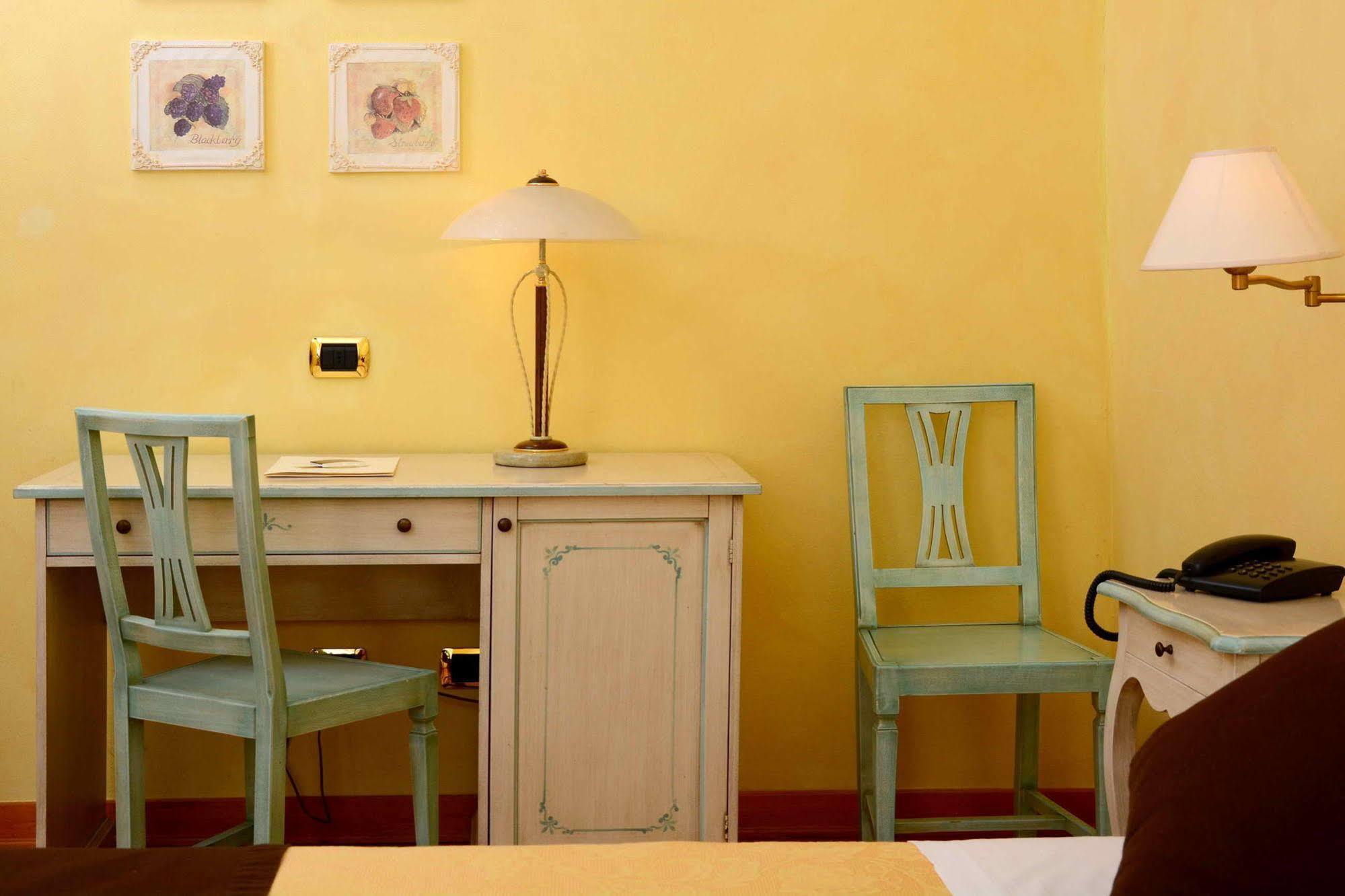 Albergo Dimora Storica Antica Hostelleria Crema Ngoại thất bức ảnh