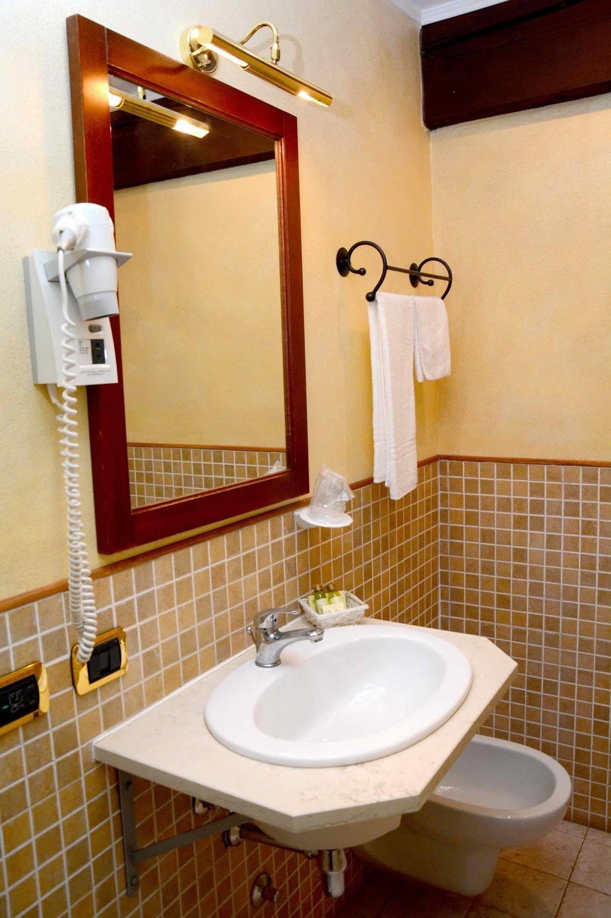 Albergo Dimora Storica Antica Hostelleria Crema Ngoại thất bức ảnh